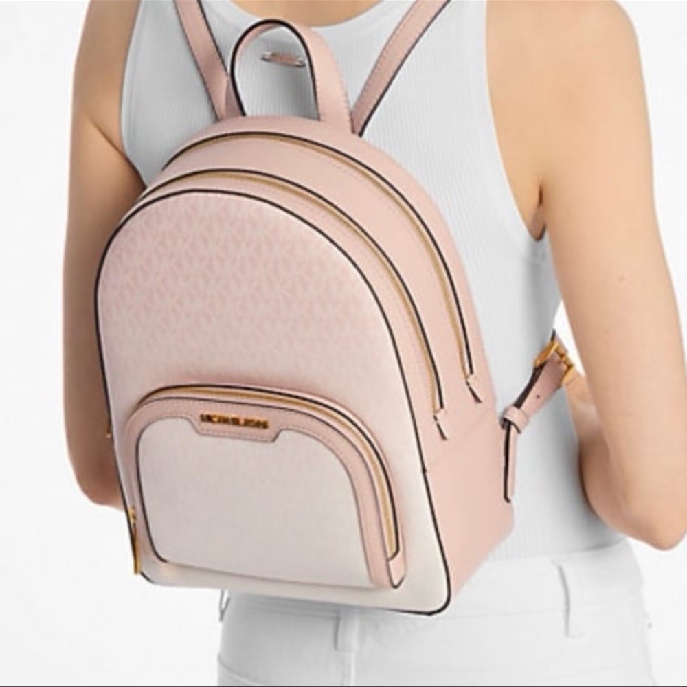 MICHAEL KORS Jaycee Medium Ombré Signature Logo Backpack
Powder Blush
NWT - Picture 12 of 15